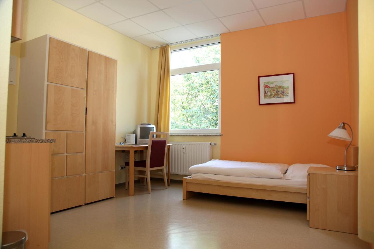 Hotel Am Charlottenplatz Esslingen am Neckar Esterno foto